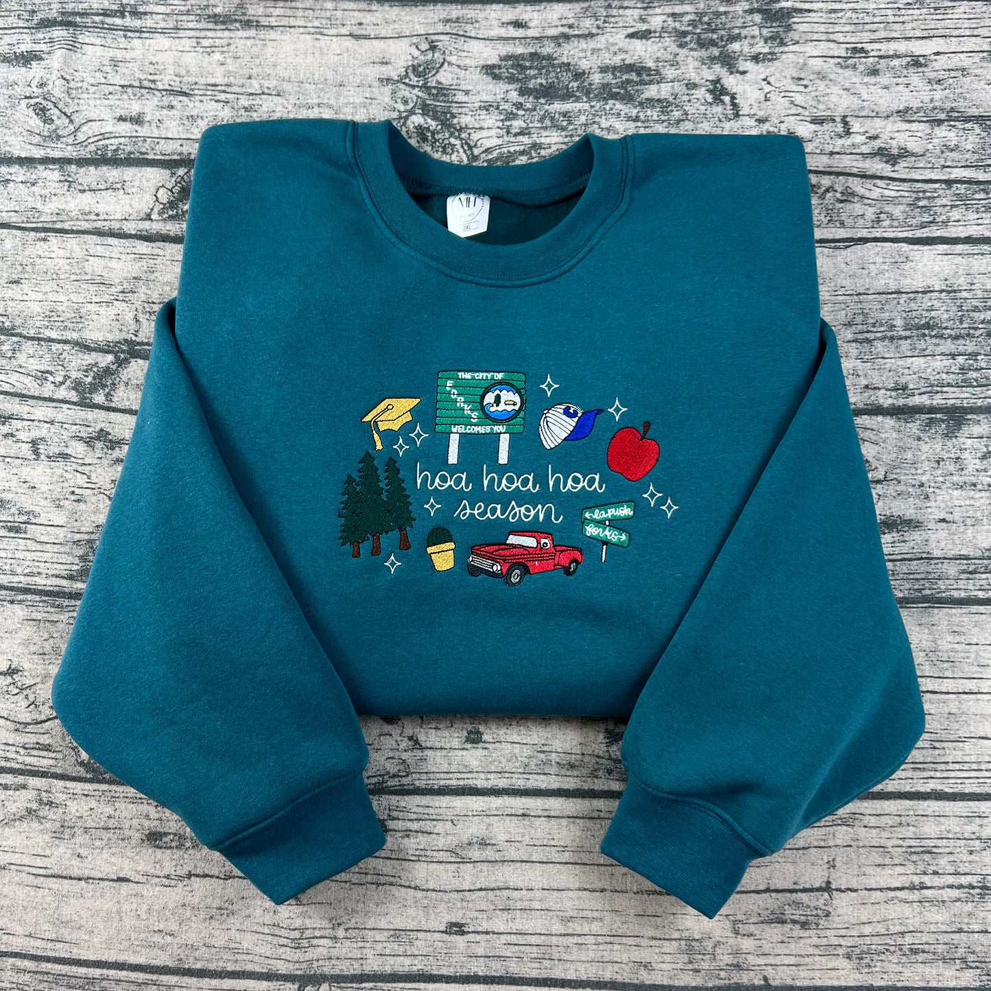 Hoa Hoa Hoa Season Embroidered Sweatshirt – Twilight-Inspired Cozy Fleece Blend
