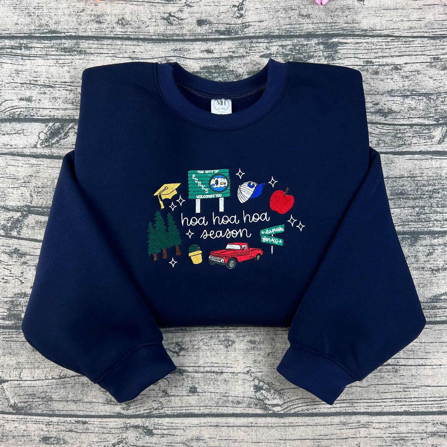 Hoa Hoa Hoa Season Embroidered Sweatshirt – Twilight-Inspired Cozy Fleece Blend