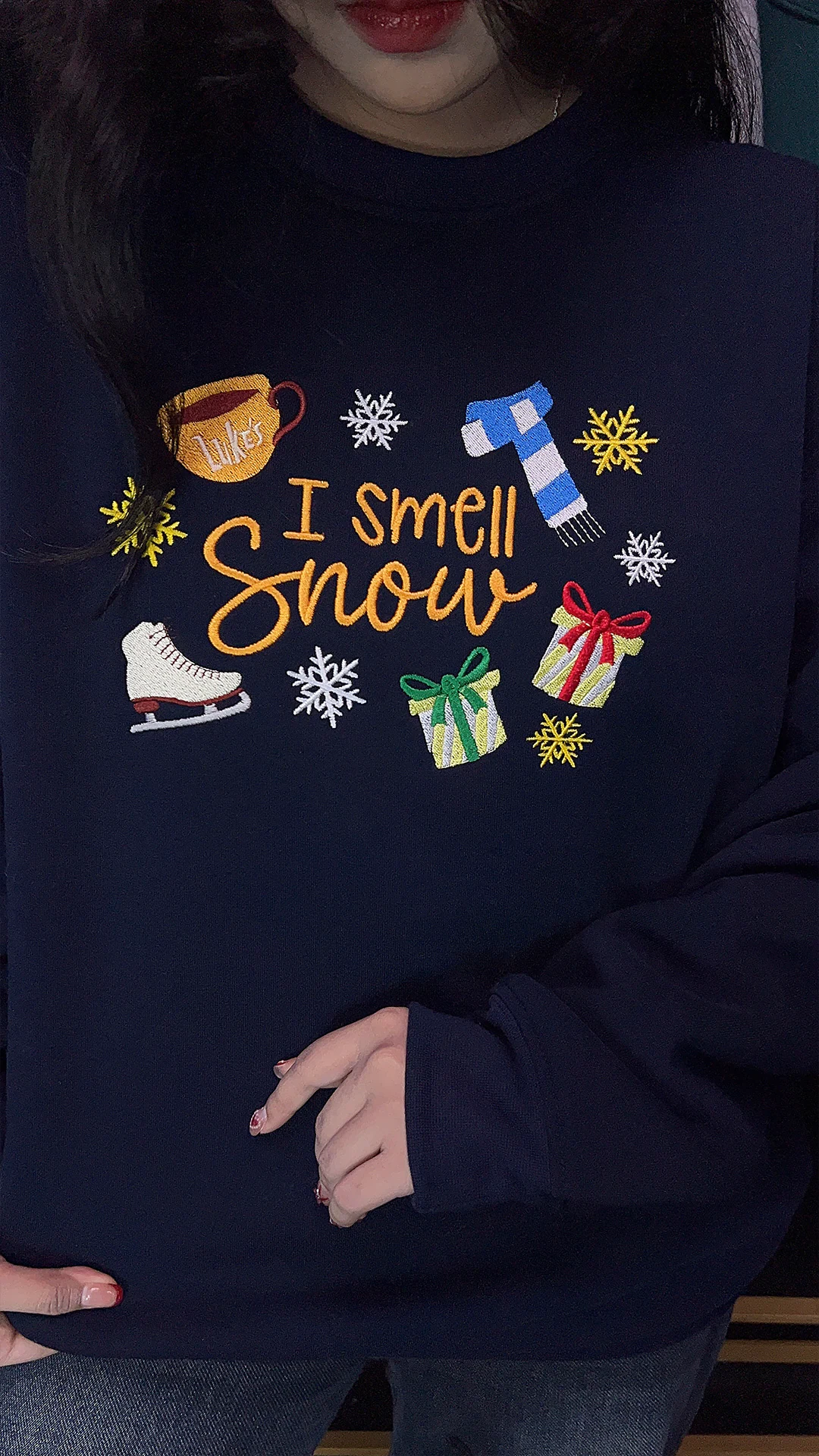 I Smell Snow Embroidered Sweatshirt
