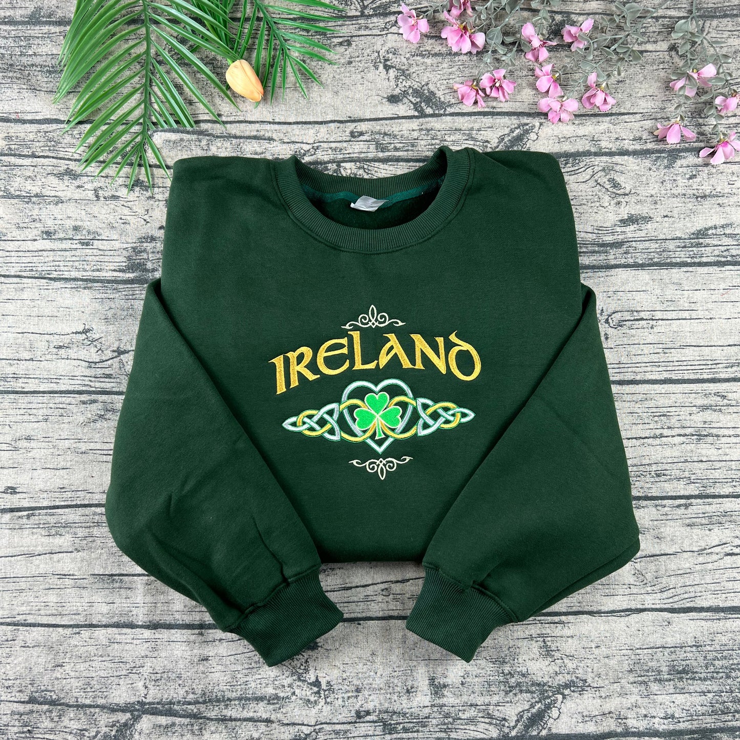 Ireland Celtic Knot Shamrock Embroidered Sweatshirt – Forest Green Irish Heritage Crewneck