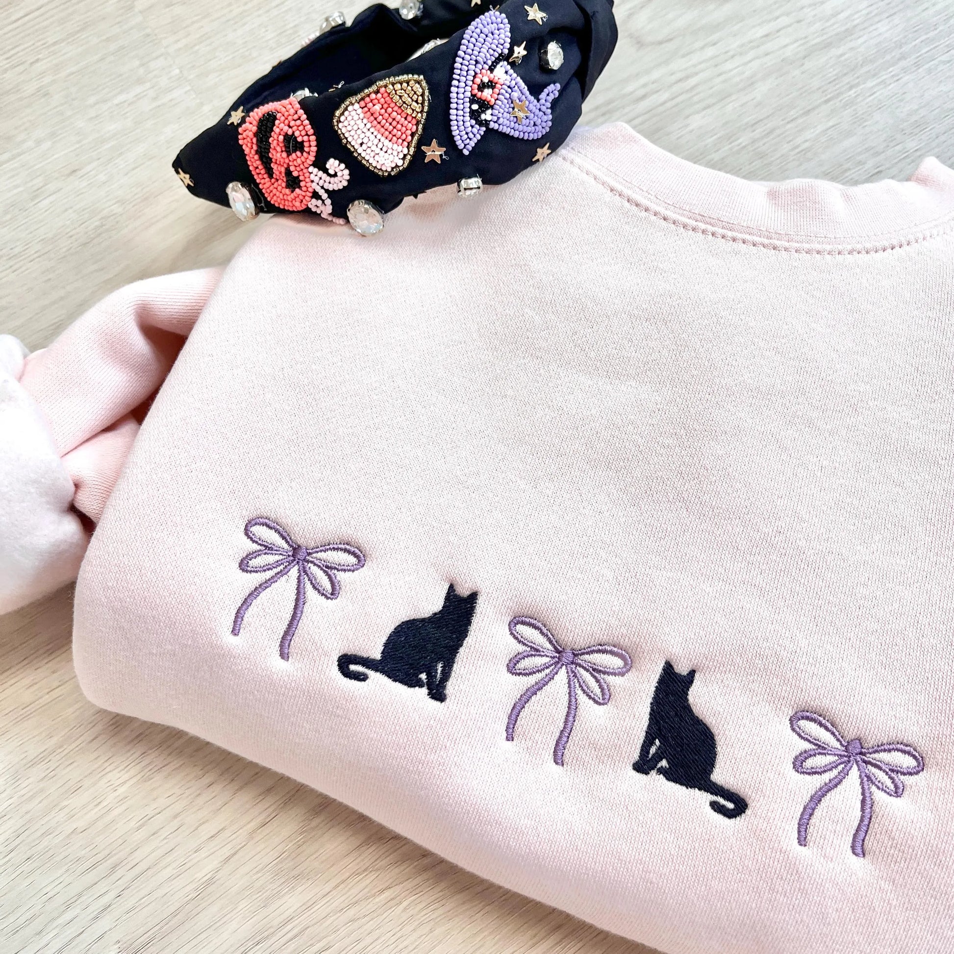 Coquette bow embroidered sweatshirt for fall