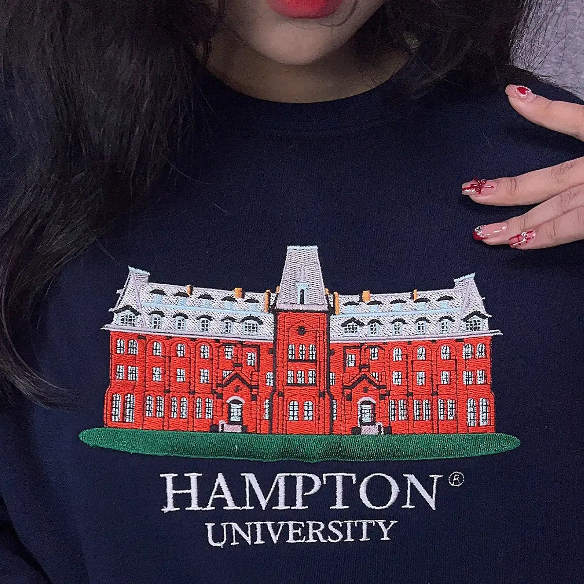 Hampton University sweatshirt unisex fit
