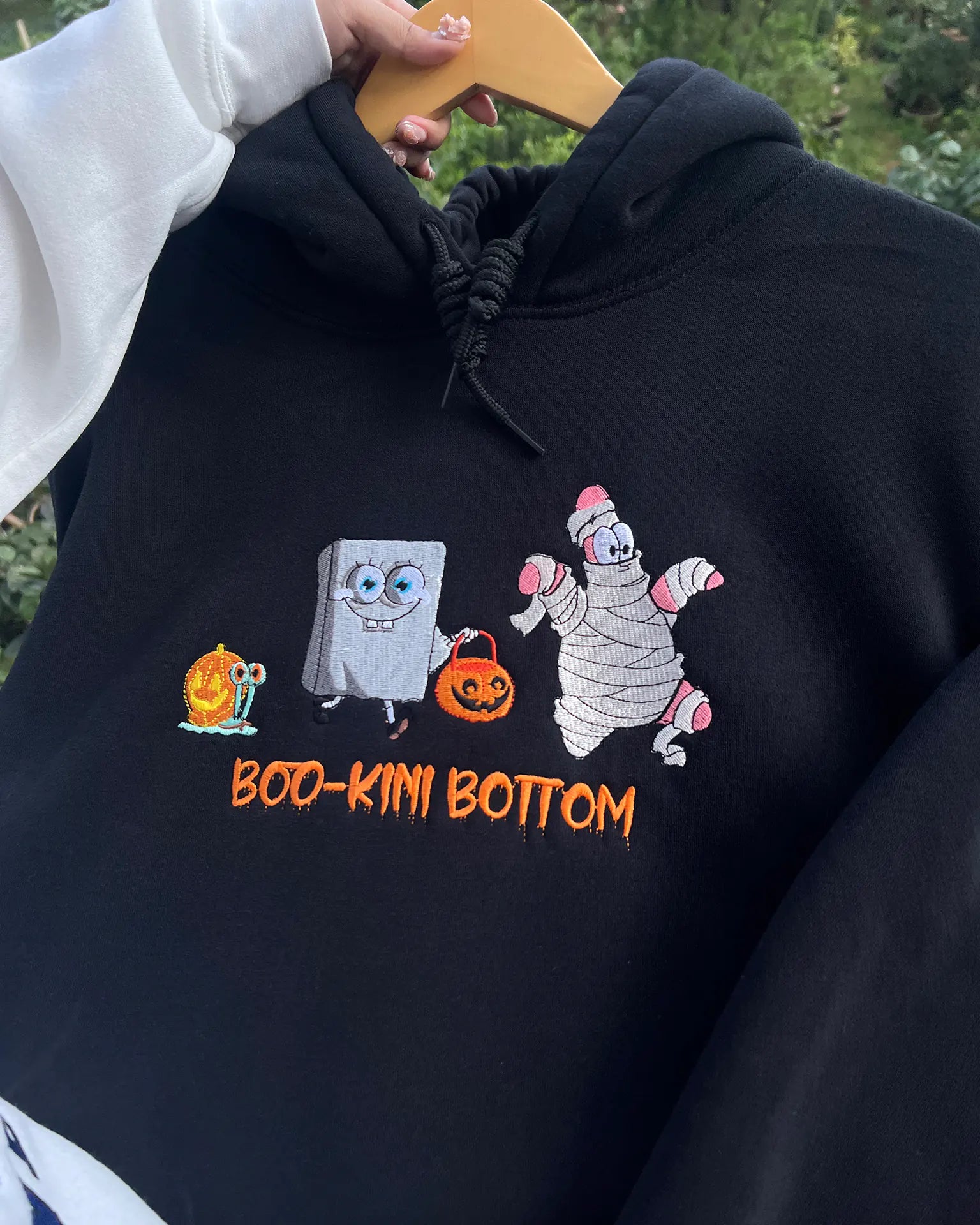 Trendy spooky Sponge embroidered sweatshirt for Halloween aesthetic lovers