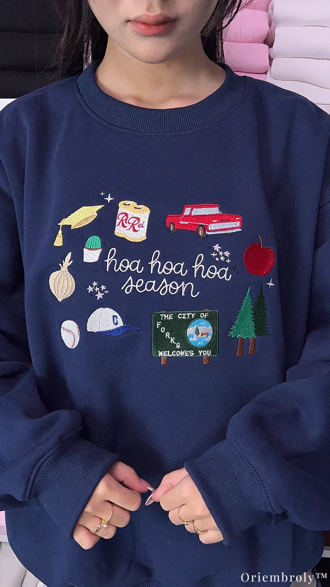 Hoa Hoa Hoa Season Vintage Truck Baseball Embroidered Crewneck Sweatshirt