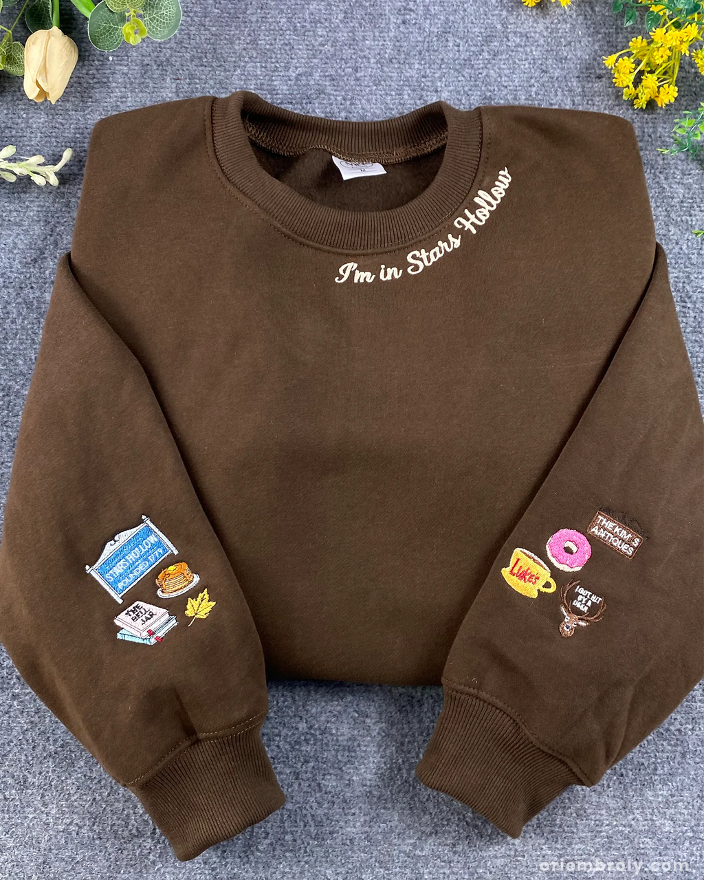 Vintage Fall Embroidered Crewneck Sweatshirt – Cozy Small-Town TV-Inspired Design