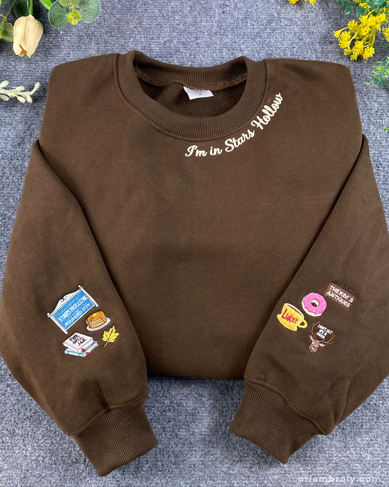 Vintage Fall Embroidered Crewneck Sweatshirt – Cozy Small-Town TV-Inspired Design