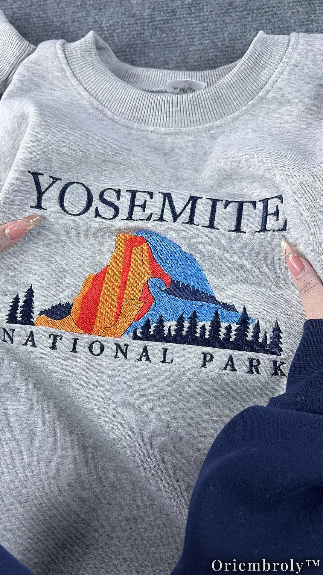 Embroidered Yosemite National Park Crewneck Sweatshirt – Scenic Mountain Nature Fleece Pullover, Outdoor Adventure Unisex Gift