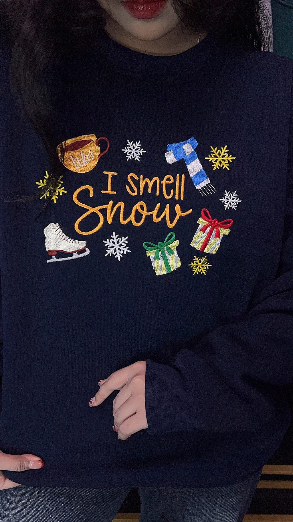 I Smell Snow Embroidered Sweatshirt