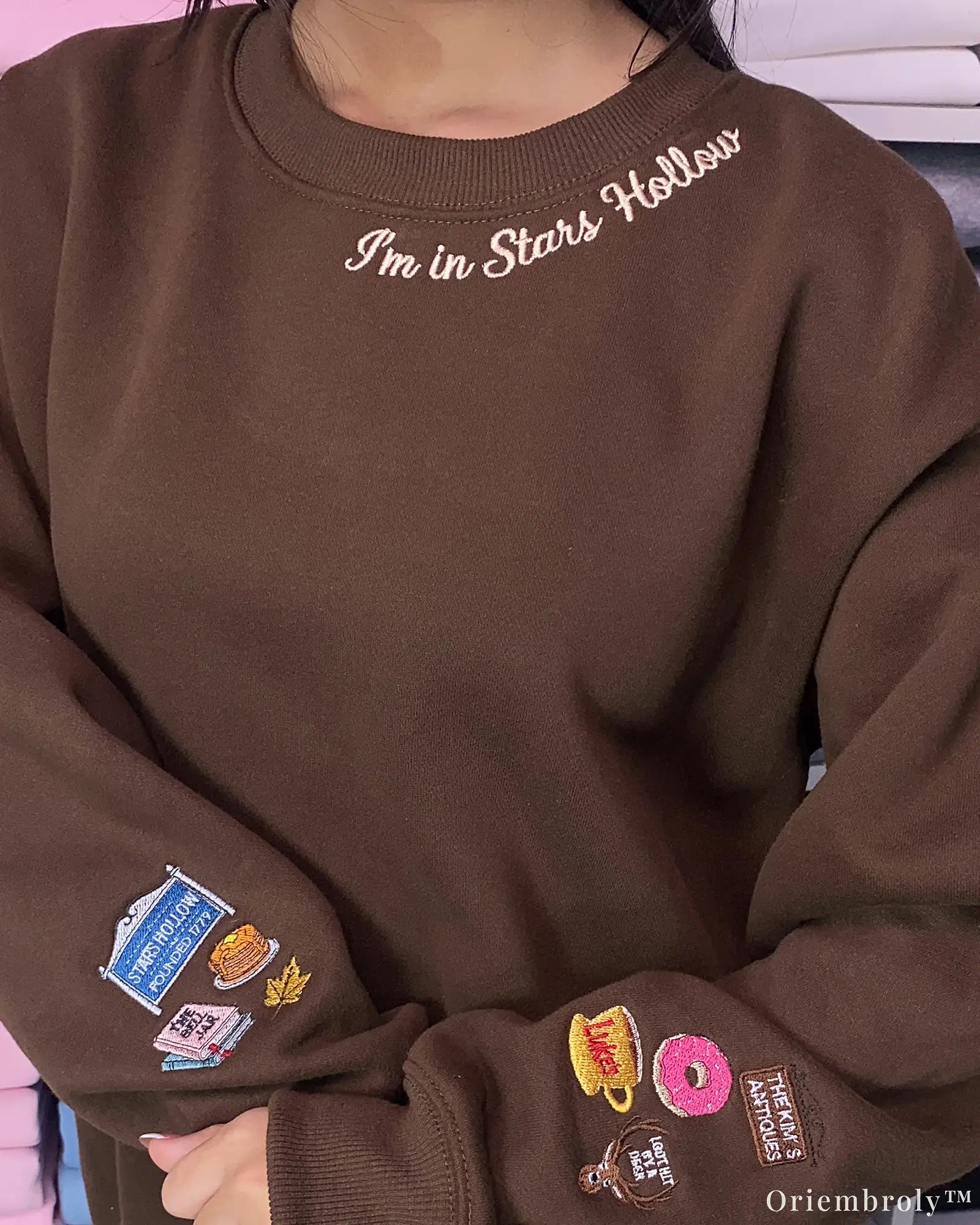 Vintage Fall Embroidered Crewneck Sweatshirt – Cozy Small-Town TV-Inspired Design