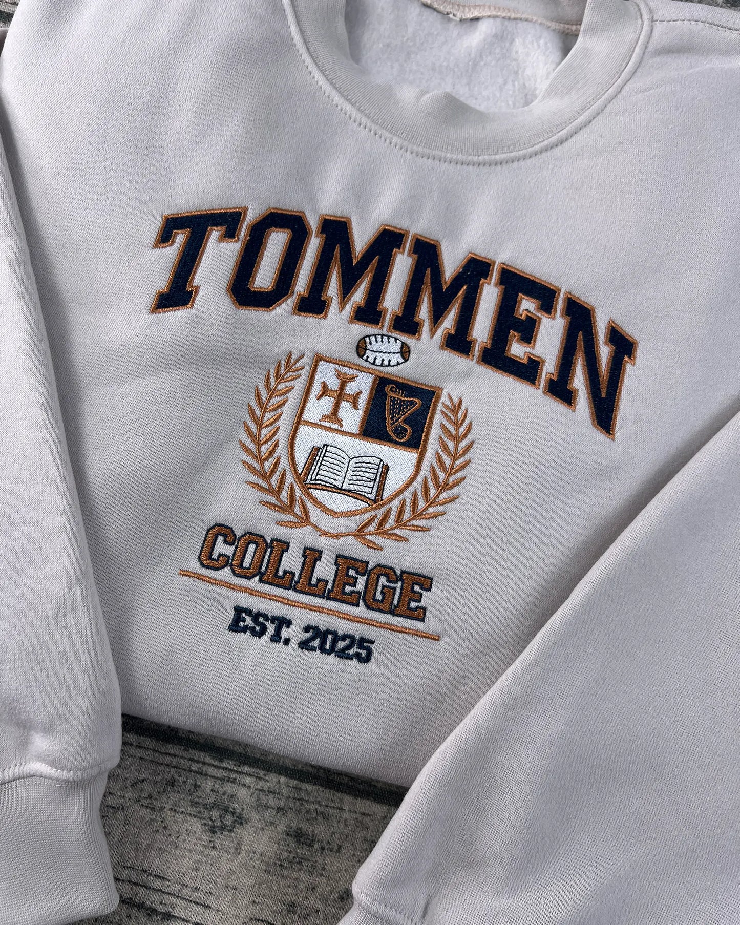 Kavanagh Tommen Embroidered Sweatshirt – Bookish College Crewneck