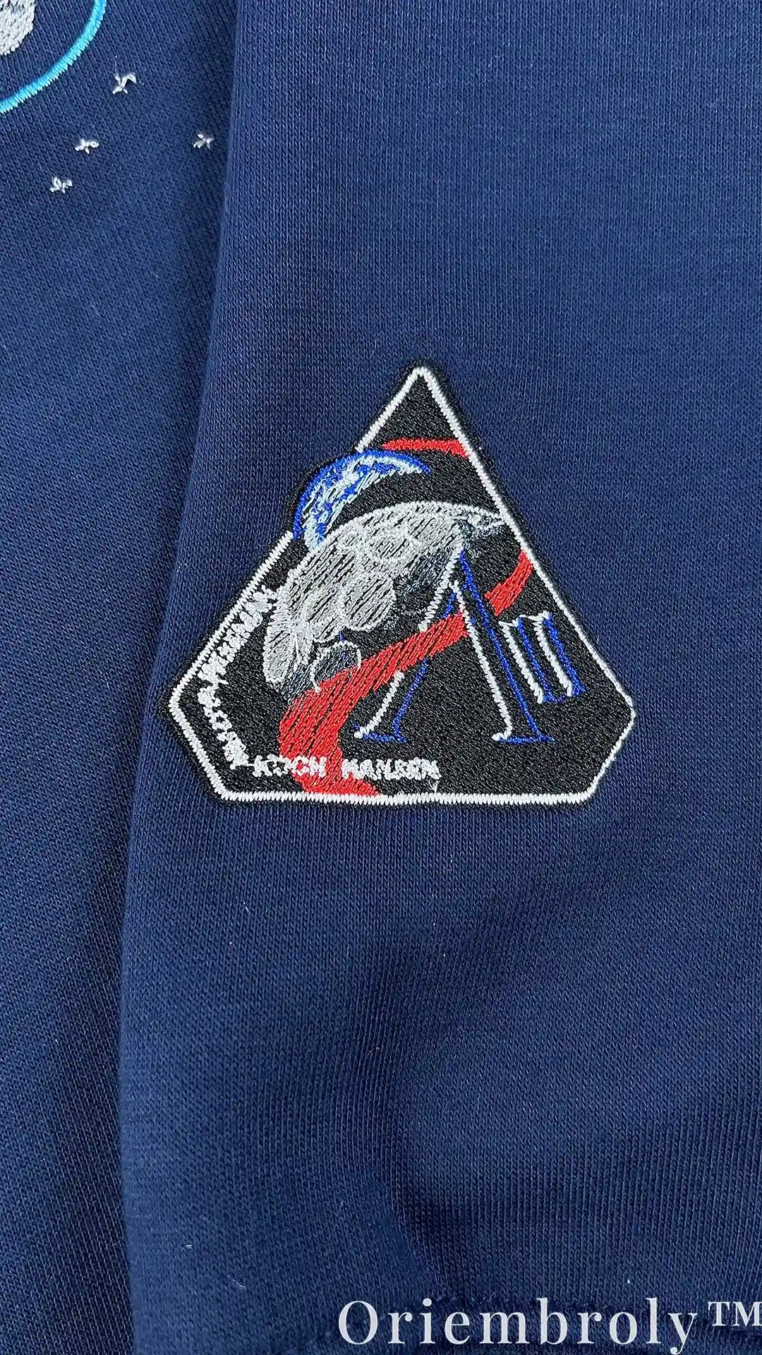 NASA Artemis II Embroidered Sweatshirt – Vintage Space Crewneck Pullover