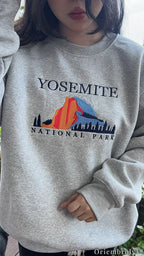 Embroidered Yosemite National Park Crewneck Sweatshirt – Scenic Mountain Nature Fleece Pullover, Outdoor Adventure Unisex Gift