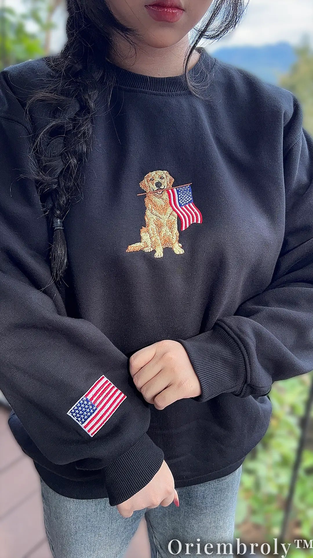 Golden Retriever American Flag Embroidered Sweatshirt – Patriotic Vintage Crewneck