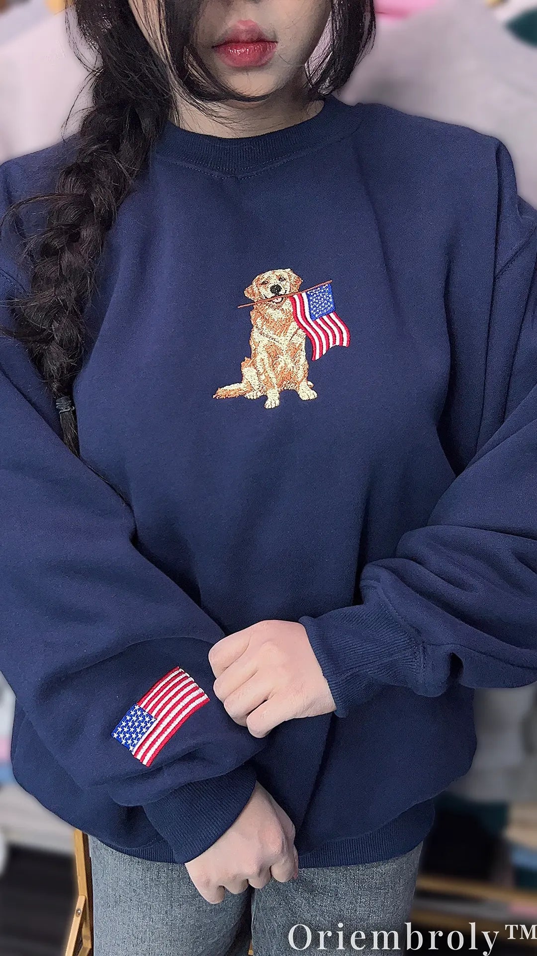Golden Retriever American Flag Embroidered Sweatshirt – Patriotic Vintage Crewneck