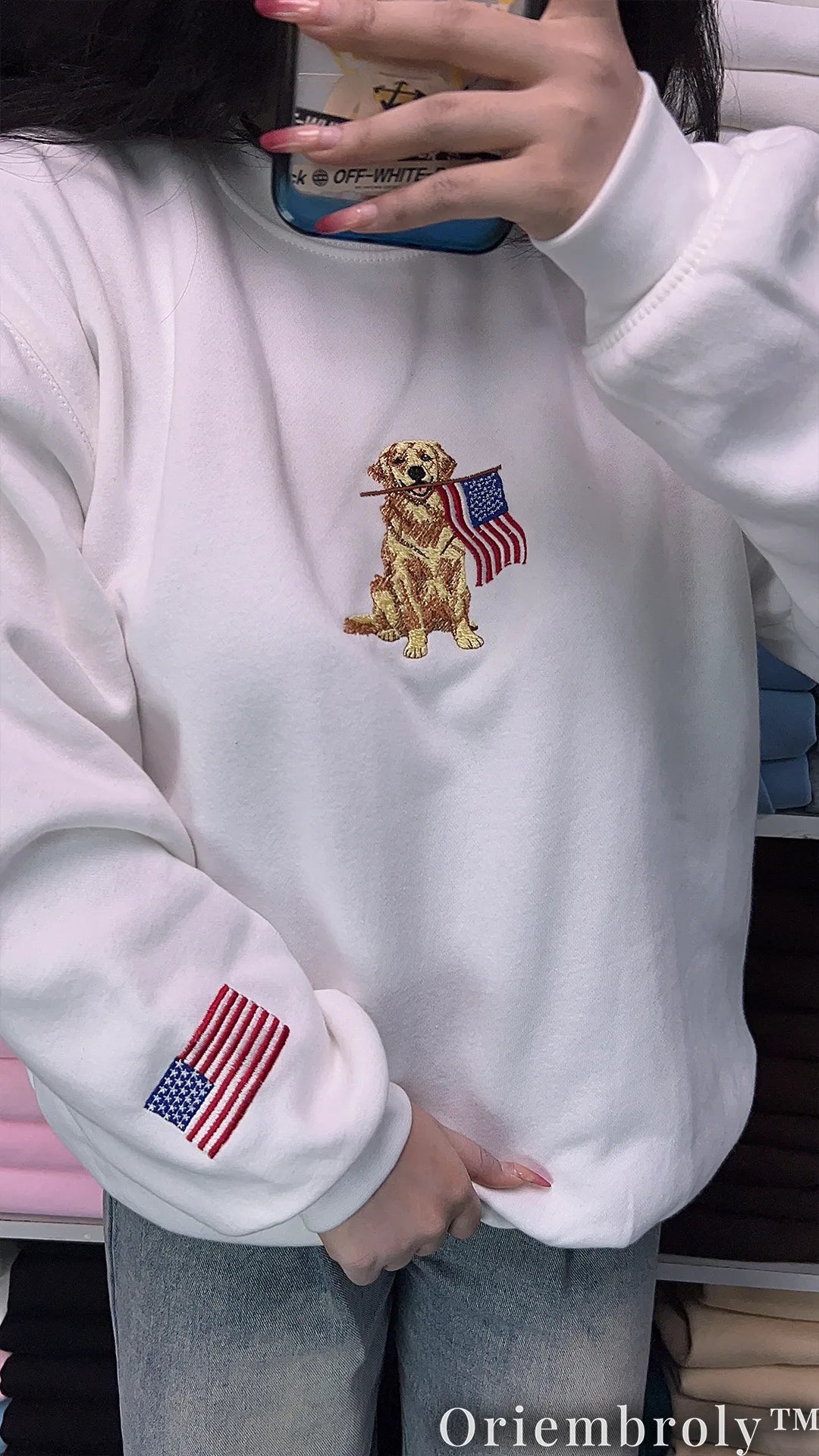 Golden Retriever American Flag Embroidered Sweatshirt – Patriotic Vintage Crewneck