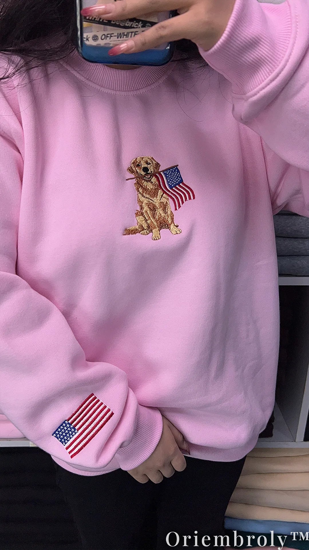 Golden Retriever American Flag Embroidered Sweatshirt – Patriotic Vintage Crewneck
