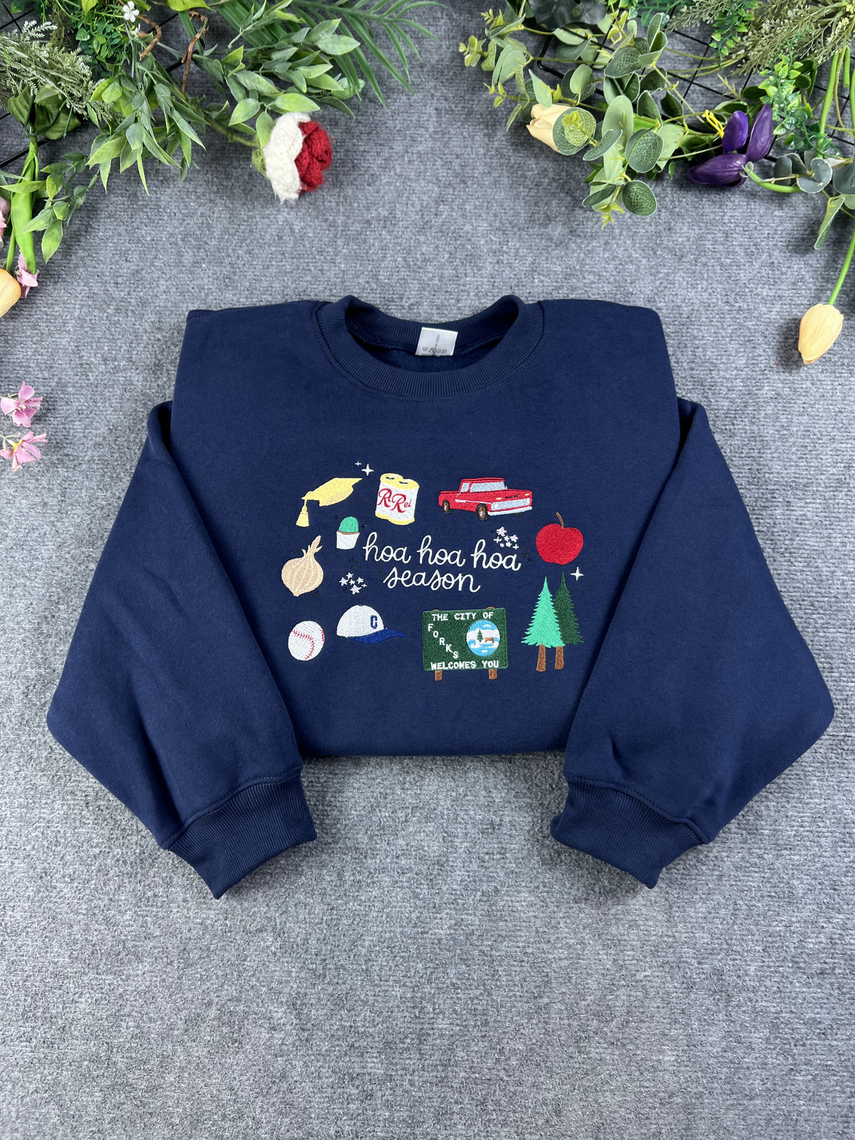 Hoa Hoa Hoa Season Vintage Truck Baseball Embroidered Crewneck Sweatshirt