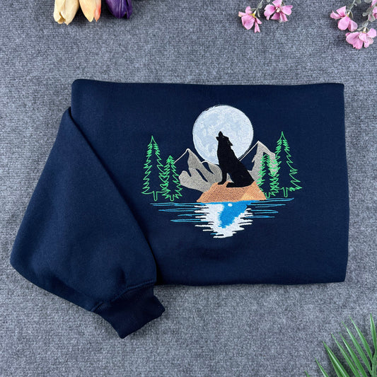 Howling Wolf Moon Embroidered Sweatshirt – Vintage Wilderness Crewneck