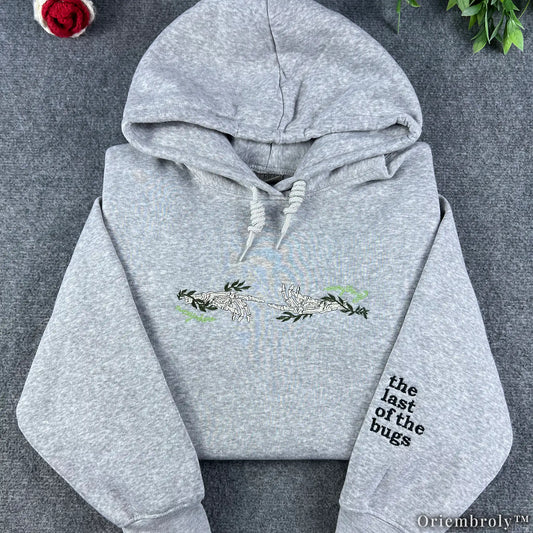 Skeleton Hands & Moth Embroidered Hoodie – Dark Academia Botanical Gothic Fleece Sweatshirt, Vintage Nature Aesthetic Unisex Gift