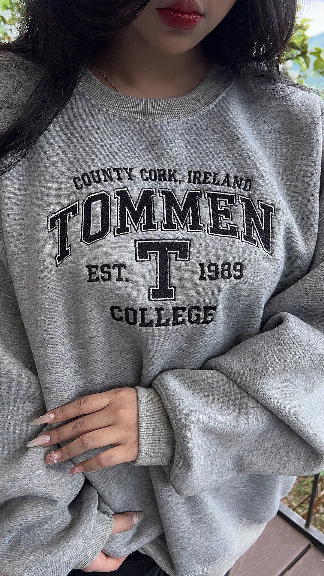 Unisex embroidered campus style crewneck