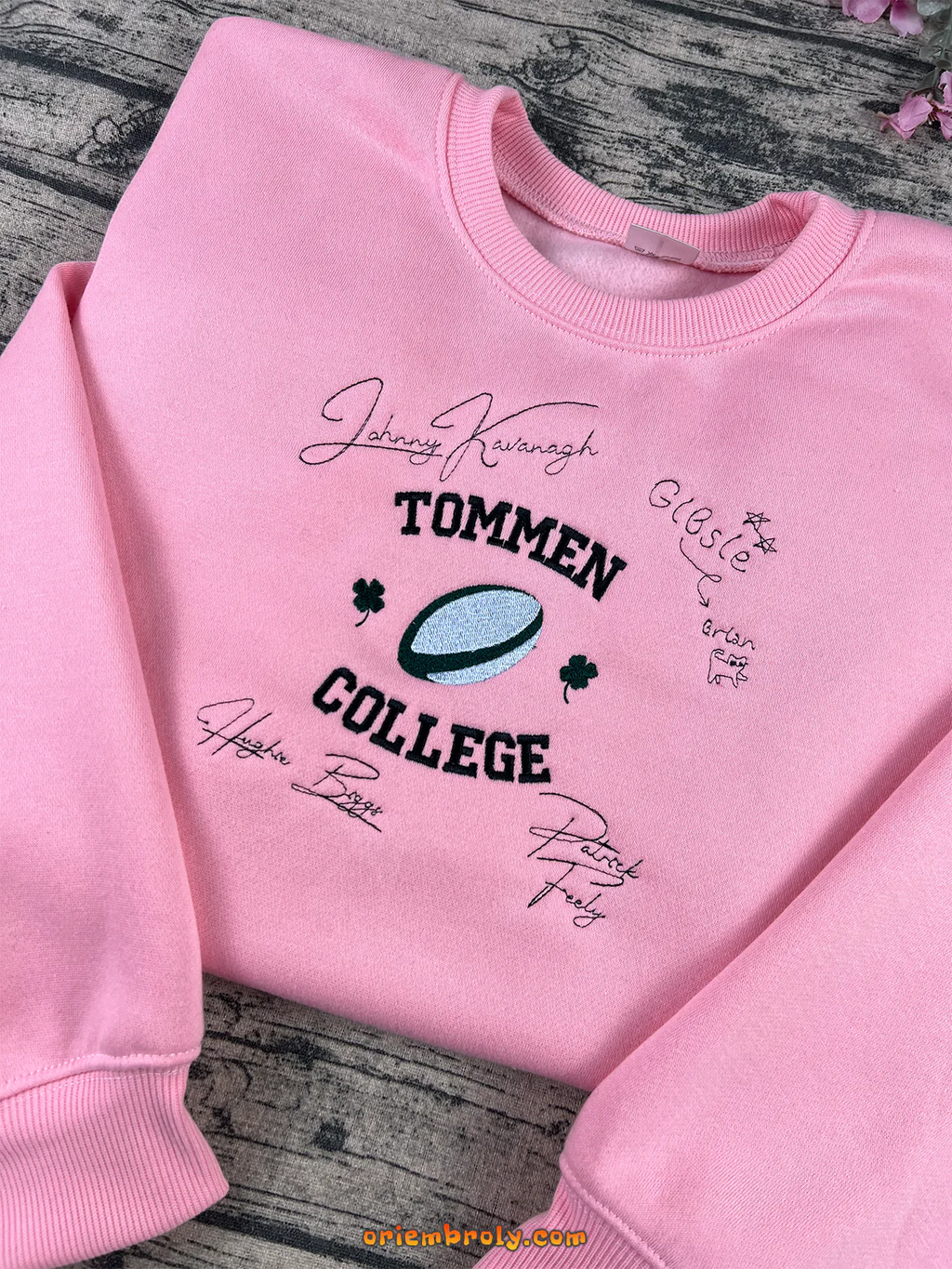 Bookish embroidered crewneck for readers
