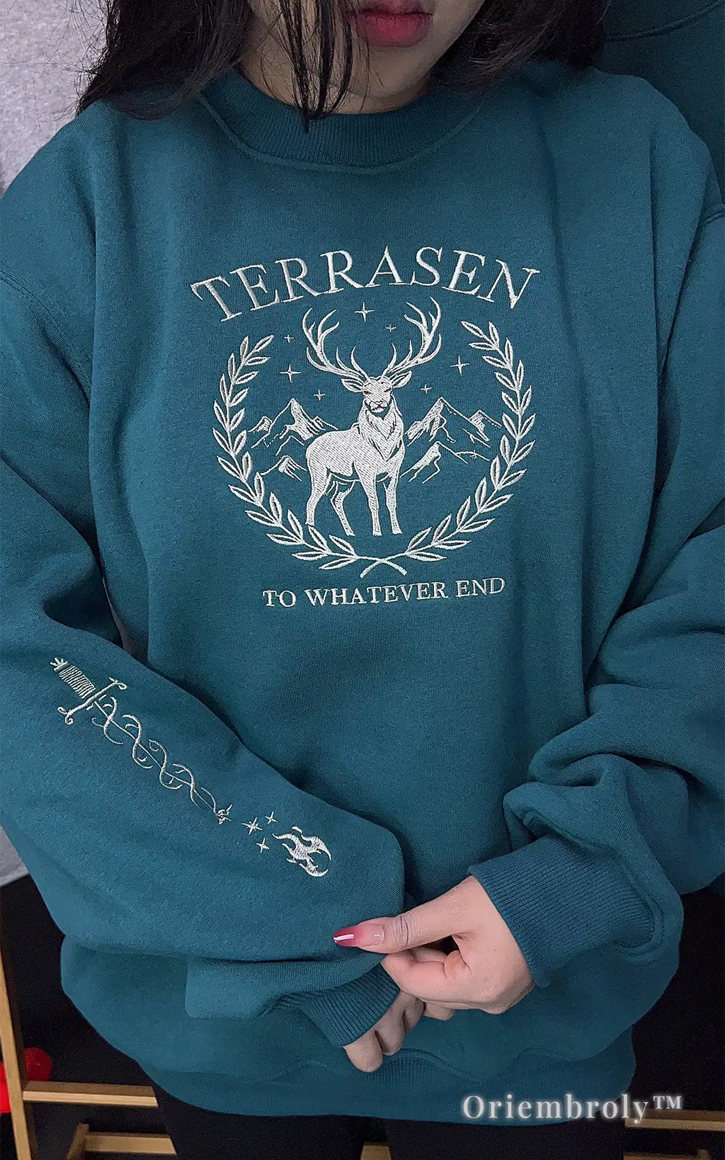 BookTok fantasy sweatshirt Throne of Glass inspired design