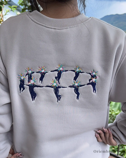 small star spirit embroidery on chest crewneck with model