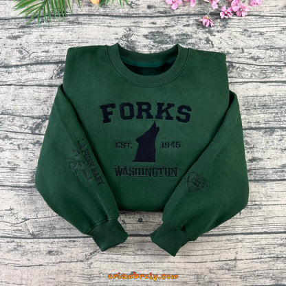Embroidered wolf crewneck inspired by Forks Washington and Team Jacob fandom