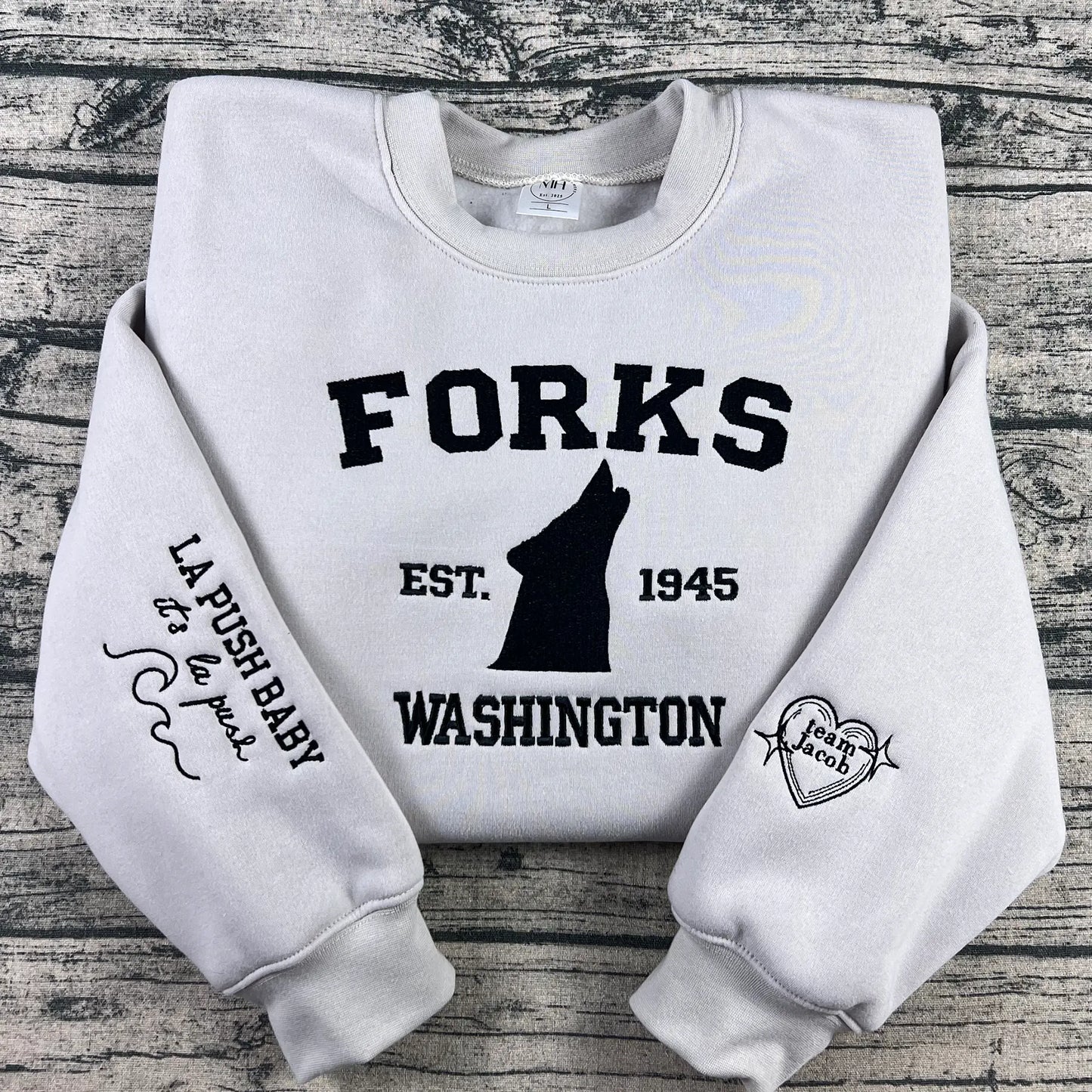 Forks Washington wolf crewneck sweatshirt with vintage embroidery