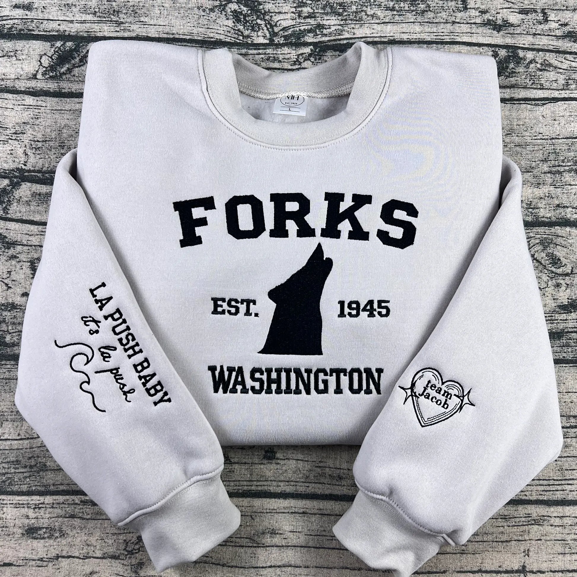 Forks Washington wolf crewneck sweatshirt with vintage embroidery