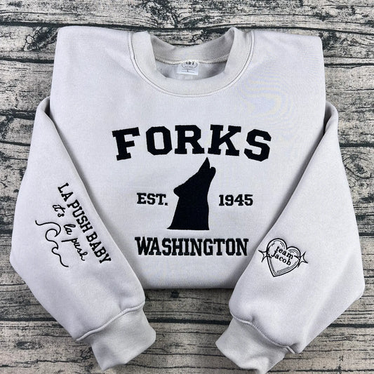 Forks Washington wolf crewneck sweatshirt with vintage embroidery