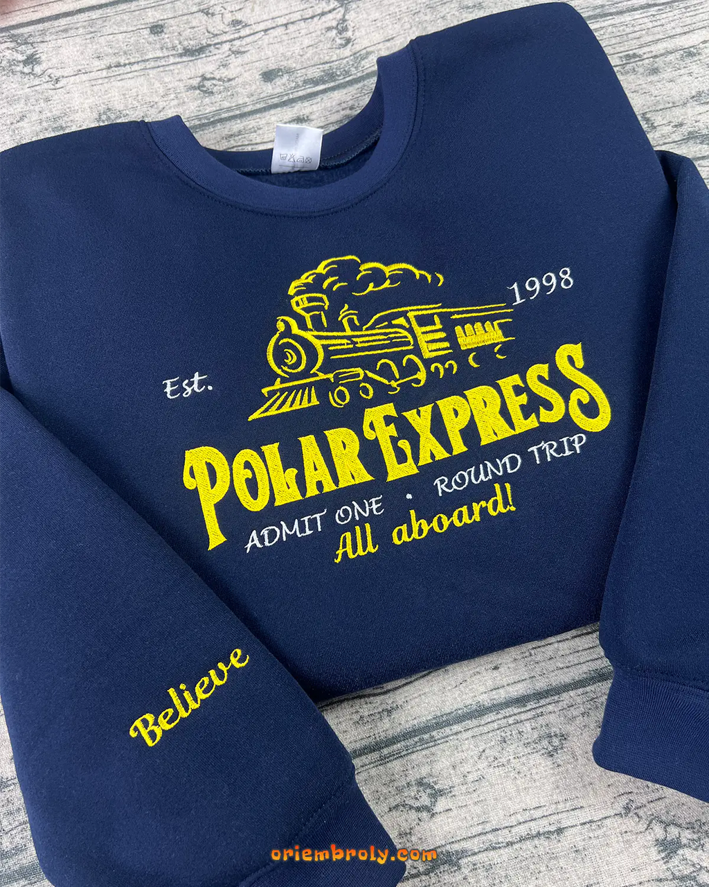 Winter embroidered crewneck with snow-themed design