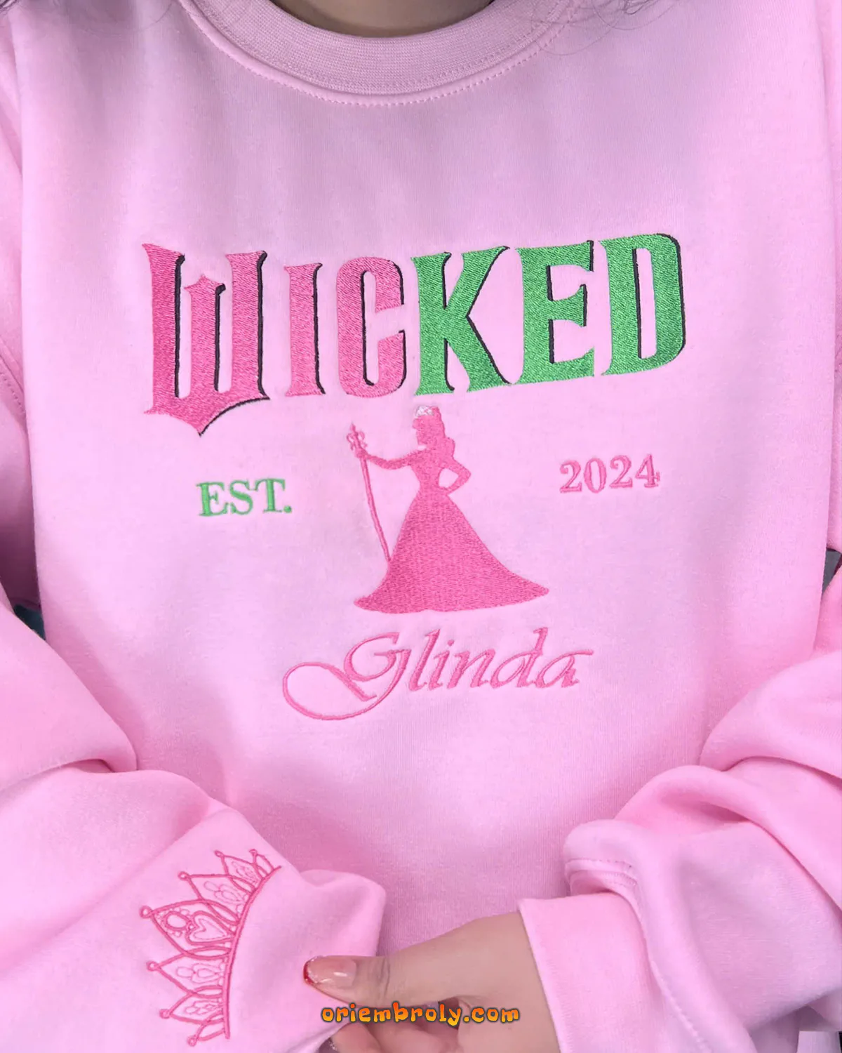 Stylish Glinda sweatshirt embroidered