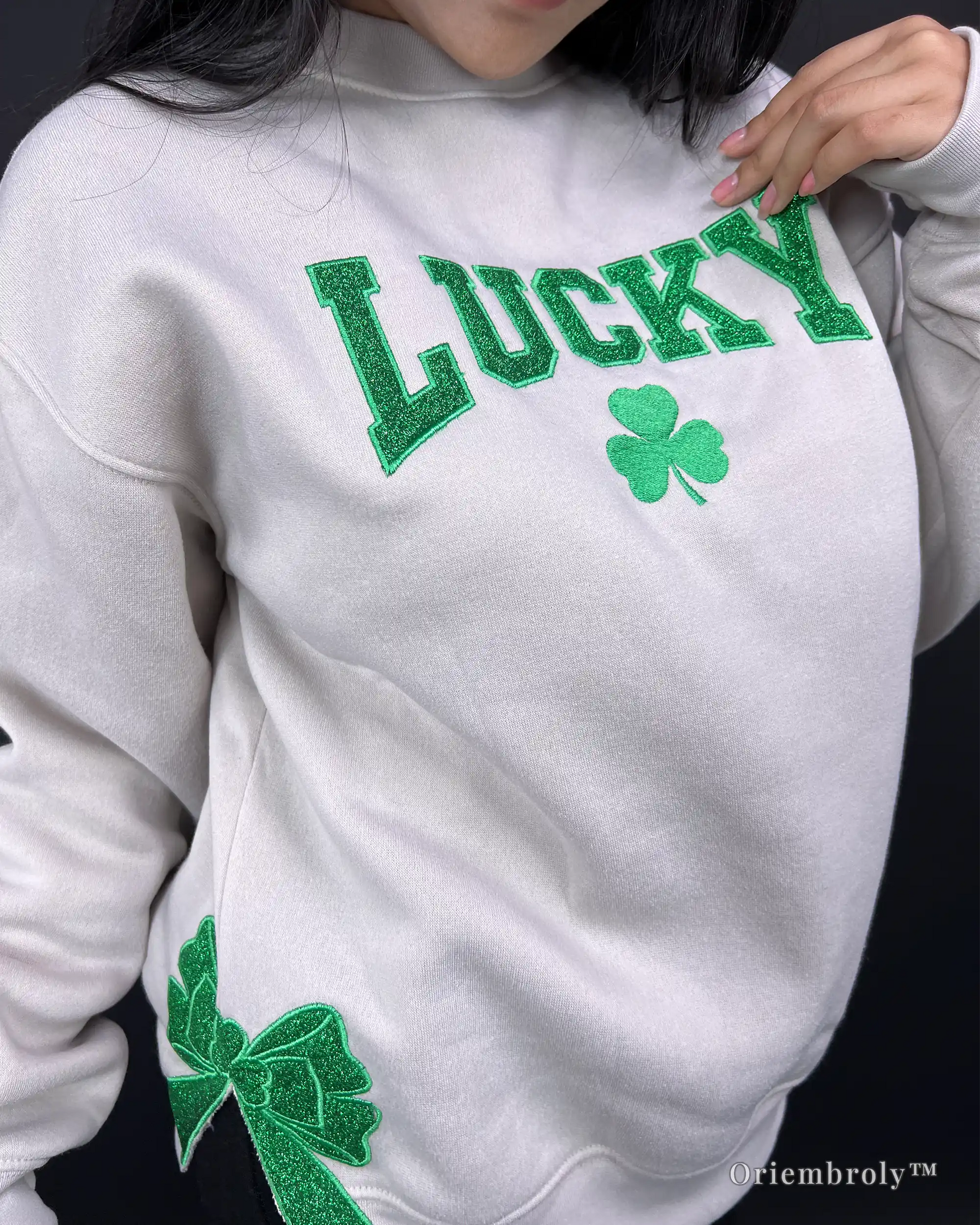 grey St. Patrick’s Day embroidered sweatshirt outfit idea