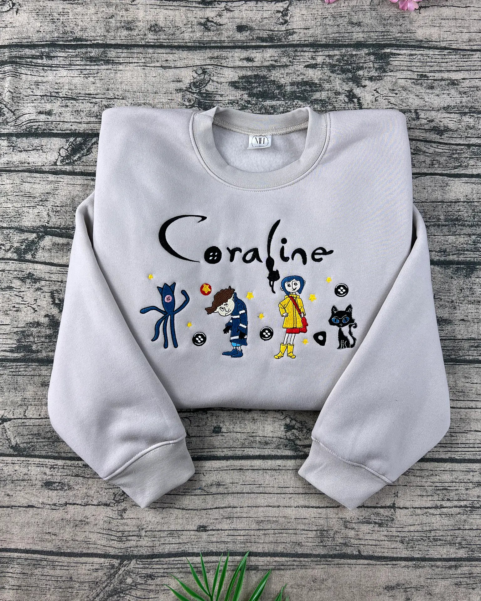 Halloween 3D doll embroidered crewneck – Coraline horror cartoon sweatshirt and spooky hoodie