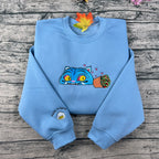 Cute Blue Tiger Embroidered Sweatshirt – Kawaii Animal Fleece Crewneck, Cozy Unisex Gift
