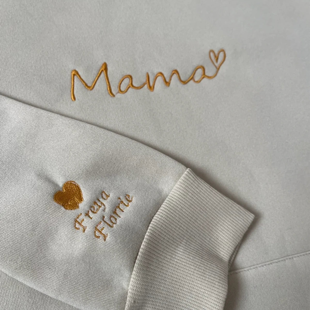 Mama Hoodie – The perfect Mother’s Day gift! A cozy, personalized sweatshirt for moms, mamas, and mummies. Custom embroidery available.