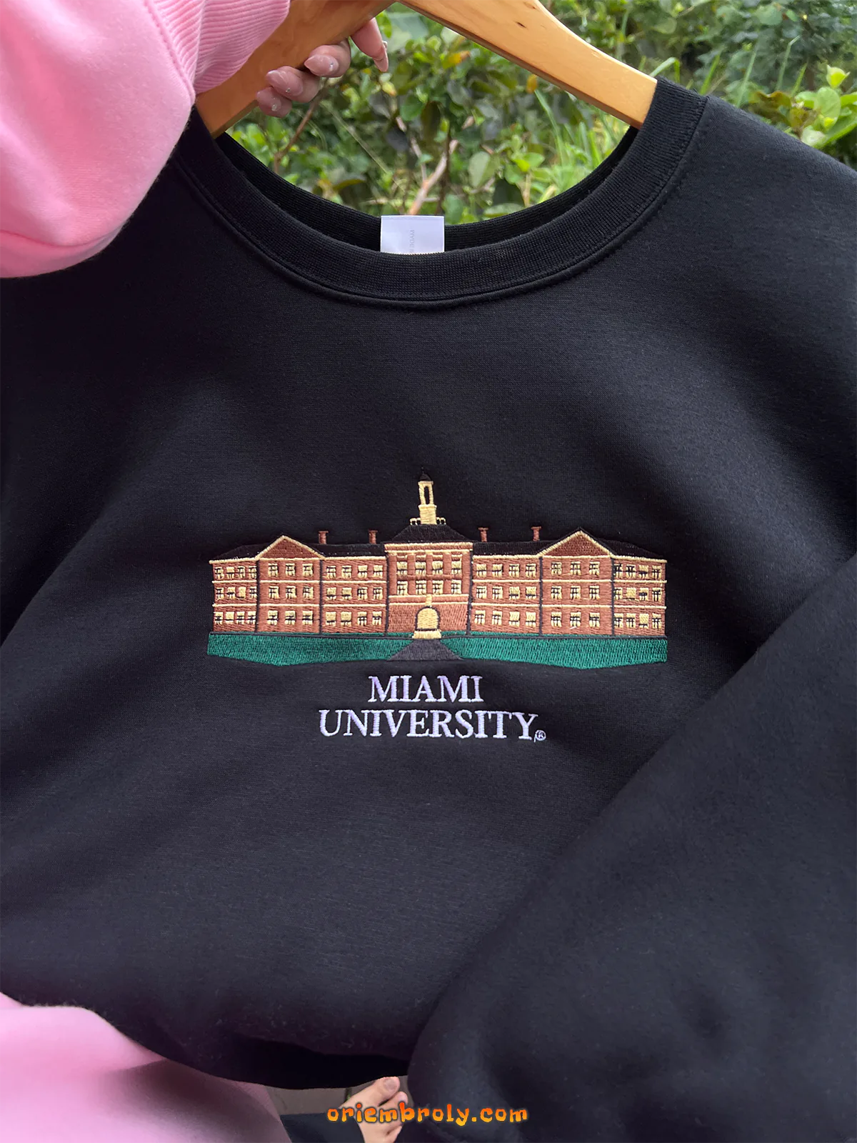 University inspired embroidered crewneck sweater