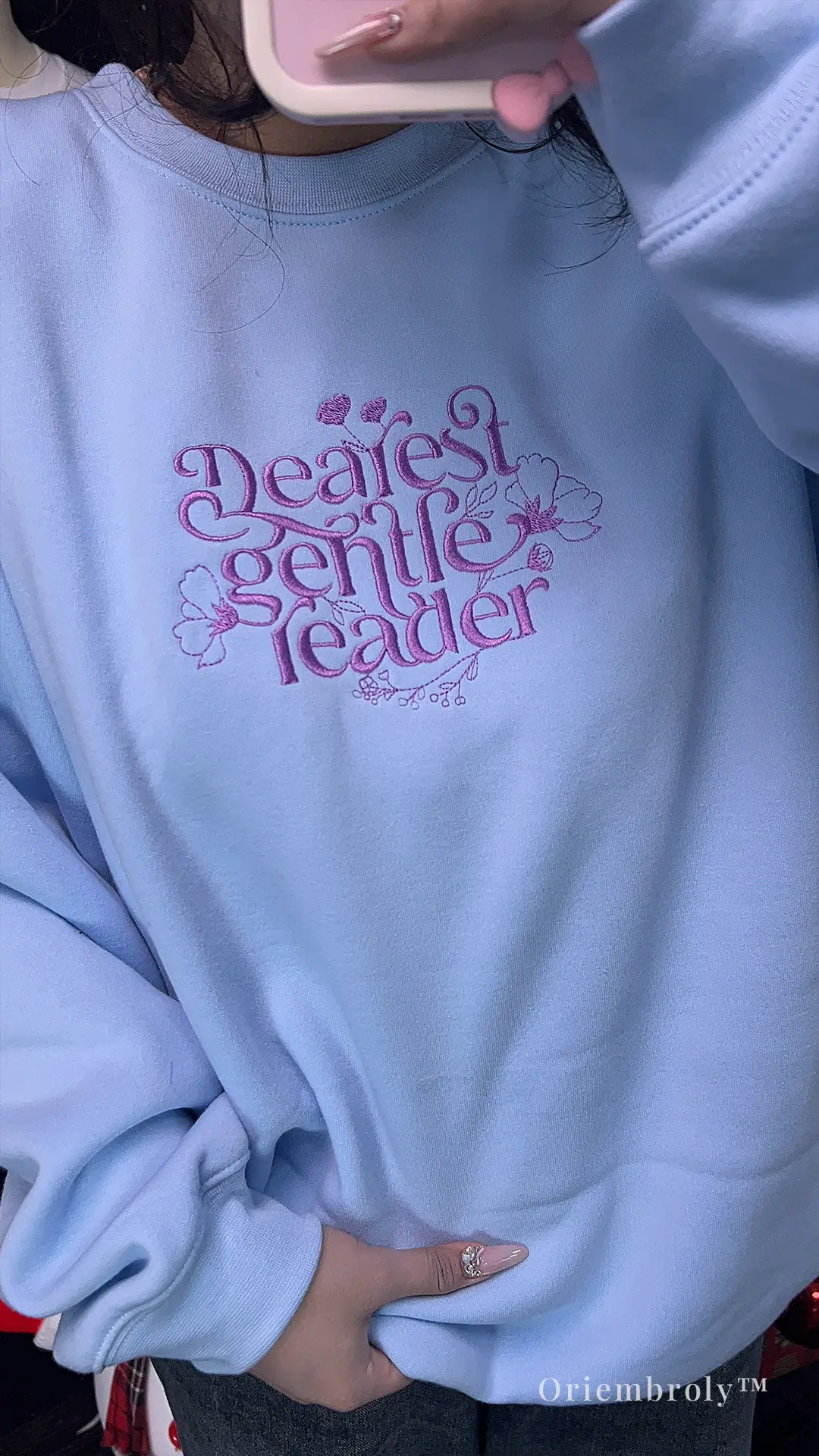 heavyweight fabric detail of embroidered crewneck sweatshirt