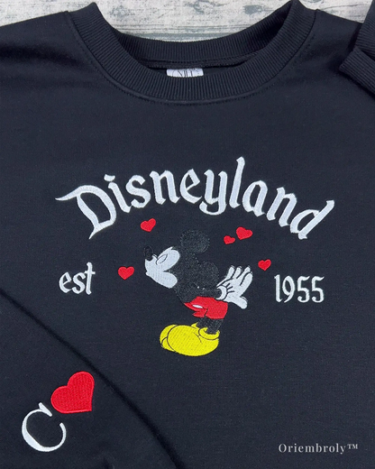 Park-inspired vintage cartoon embroidery - Mickey close-up