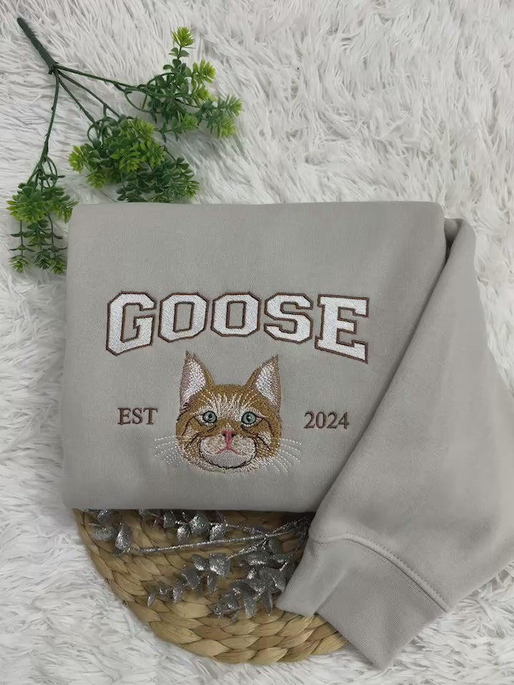 Custom minimalist embroidered pet lover t-shirt – Personalized gift