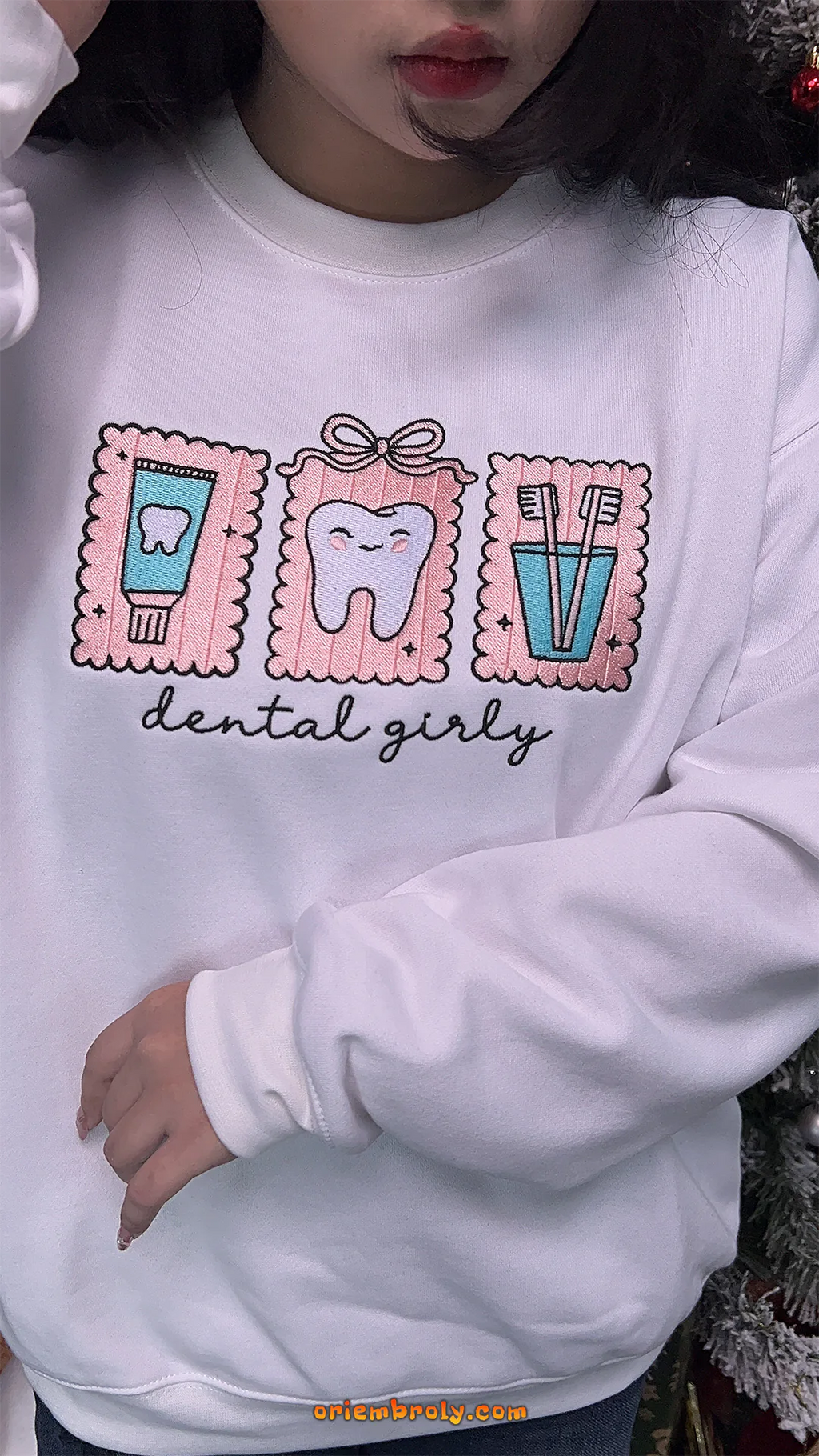 Girly dental sweatshirt with minimalist embroidery