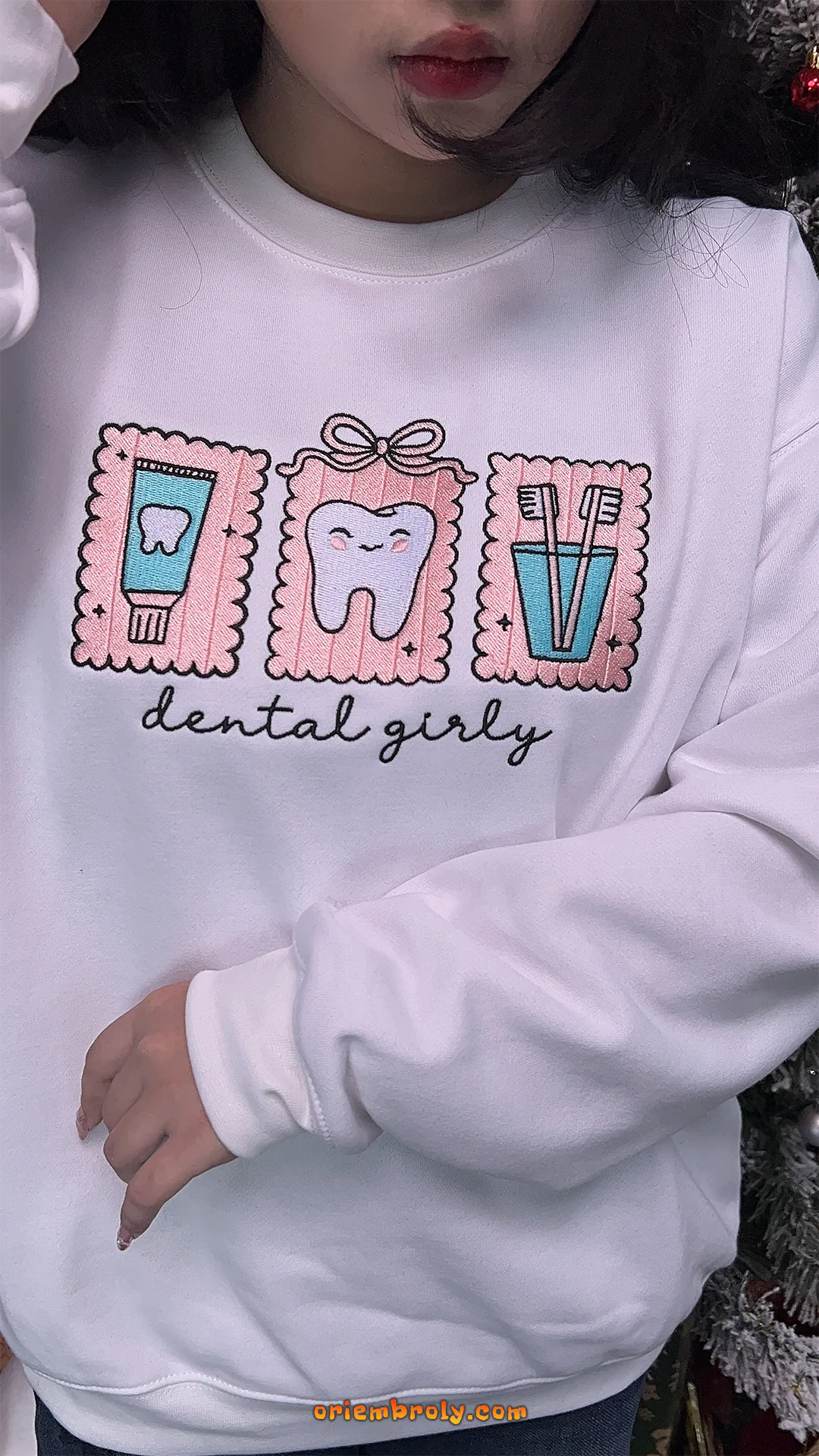 Girly dental sweatshirt with minimalist embroidery
