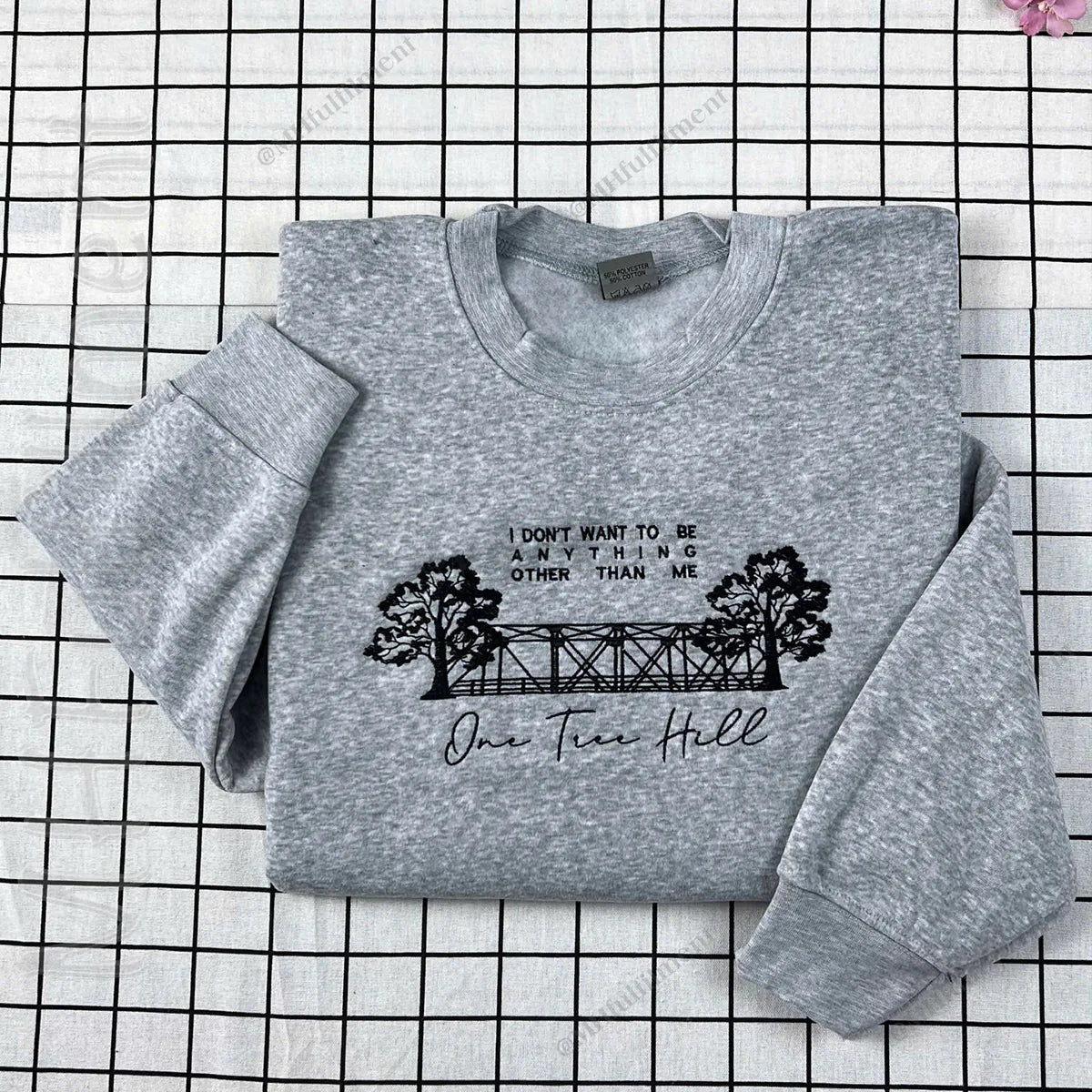 Cozy sweatshirt with One Tree Hill bridge design
