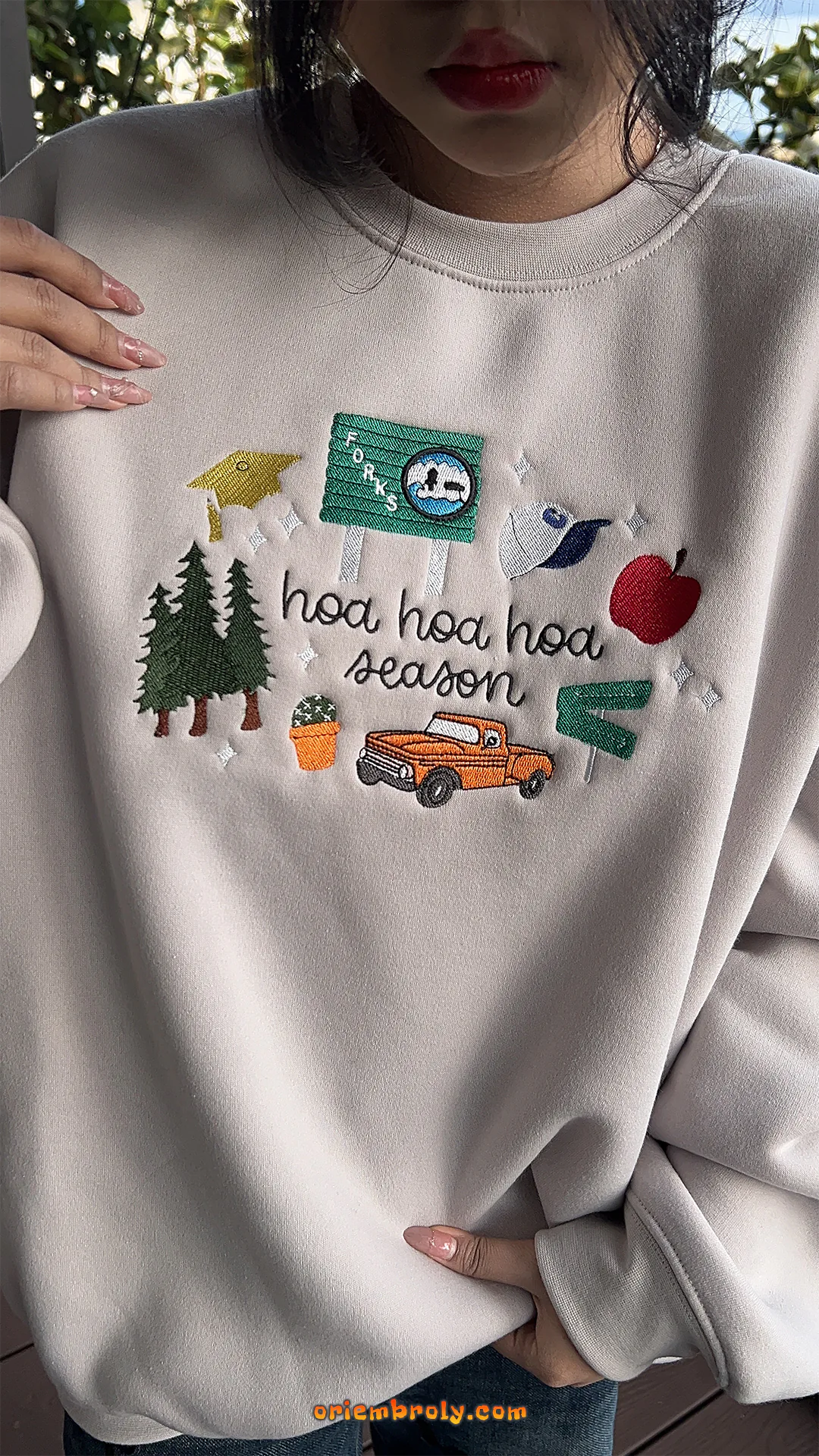 Soft unisex Twilight embroidered sweatshirt