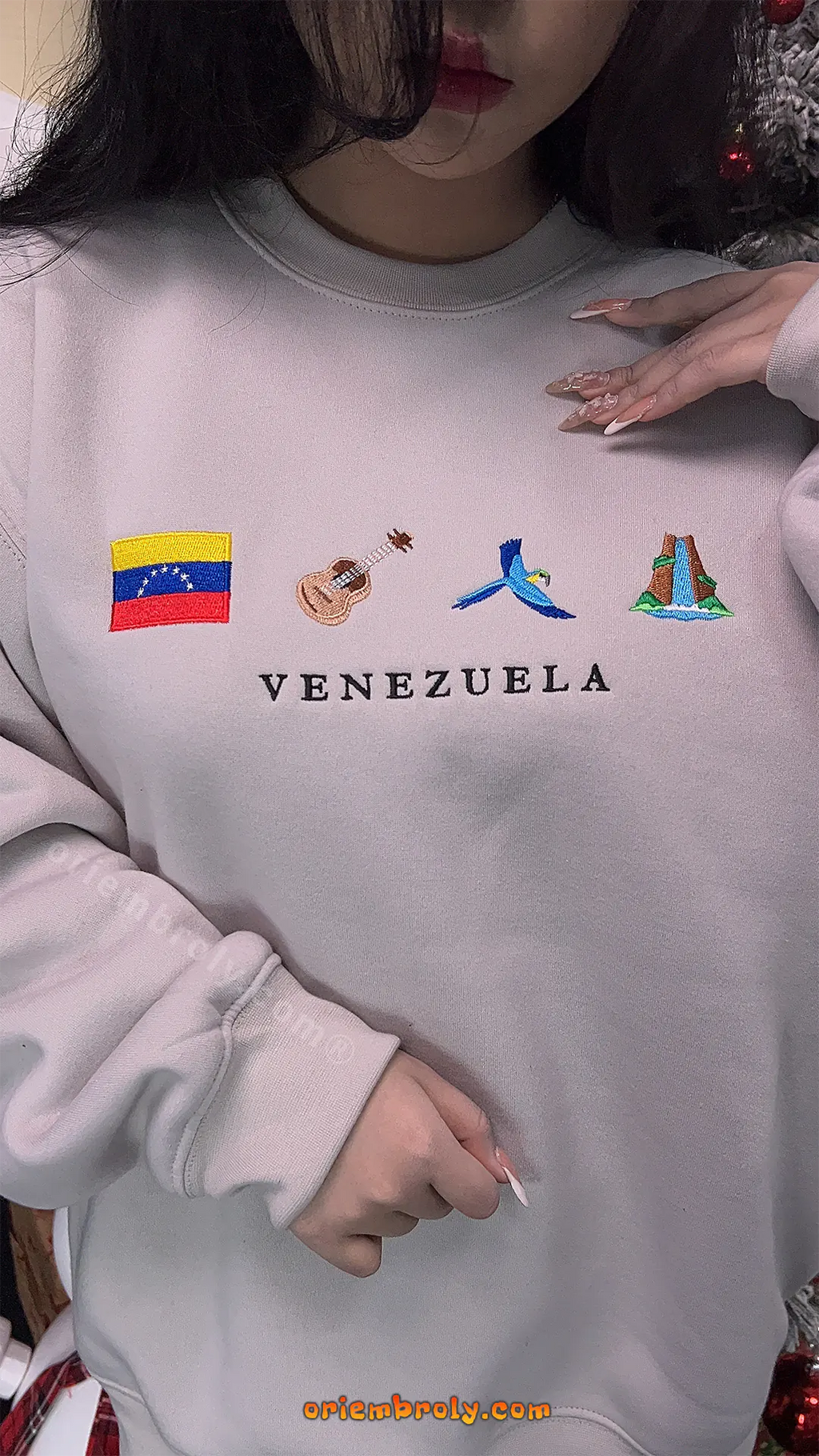 Cuatro and folkloric figure on Venezuela sweatshirt - Version 2