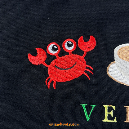 Crab and pineapple embroidered crewneck Mexico souvenir