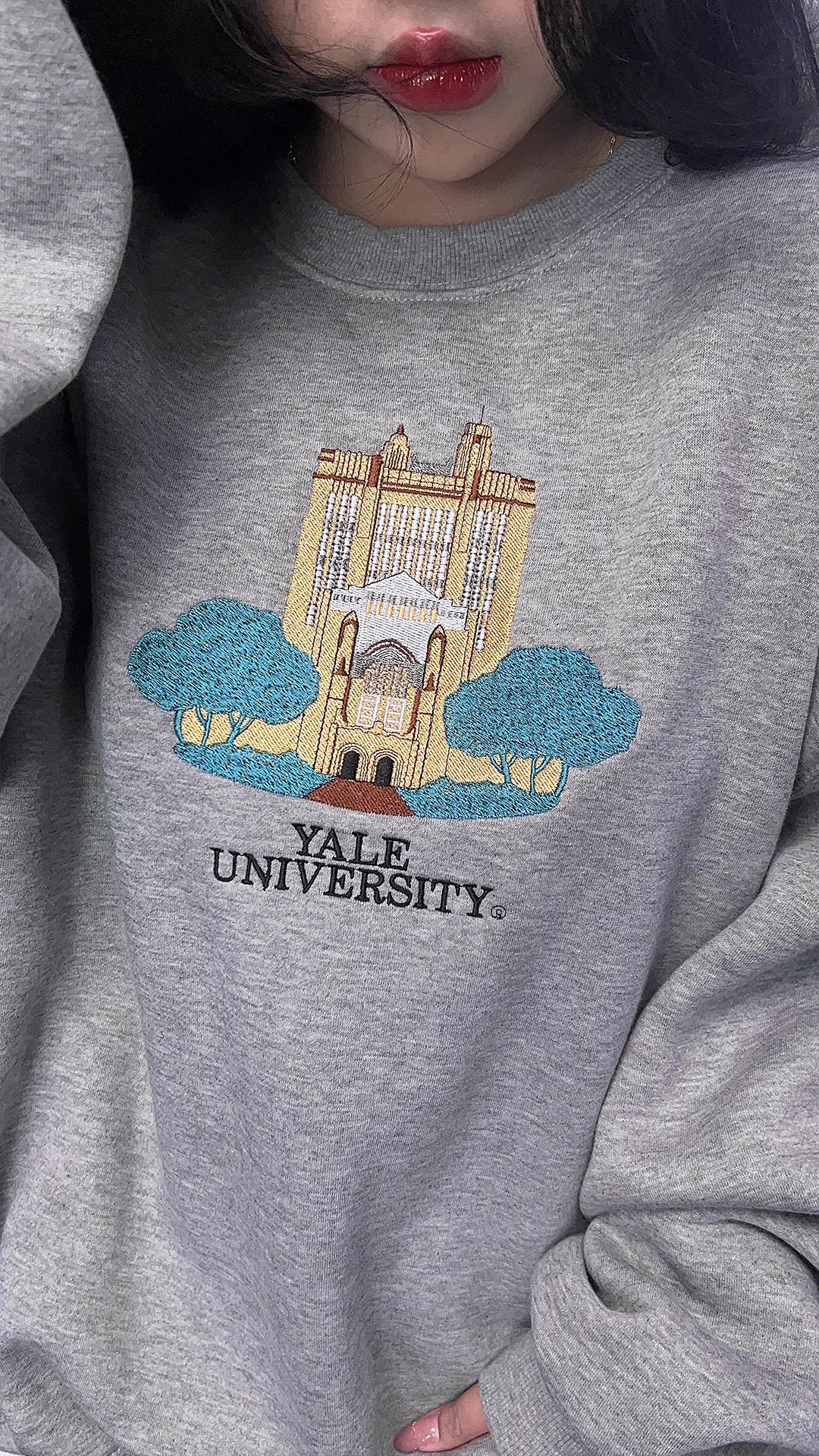 Yale University alumni embroidered sweatshirt